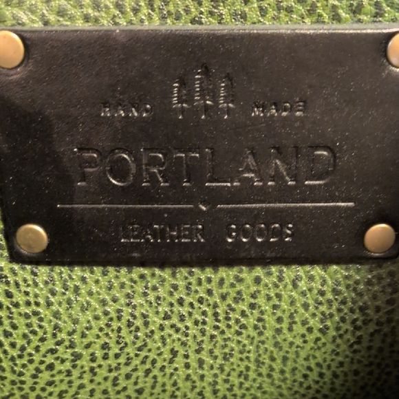 Portland Leather Goods Green Leather Tote Bag with Black Straps - Picture 3 of 3